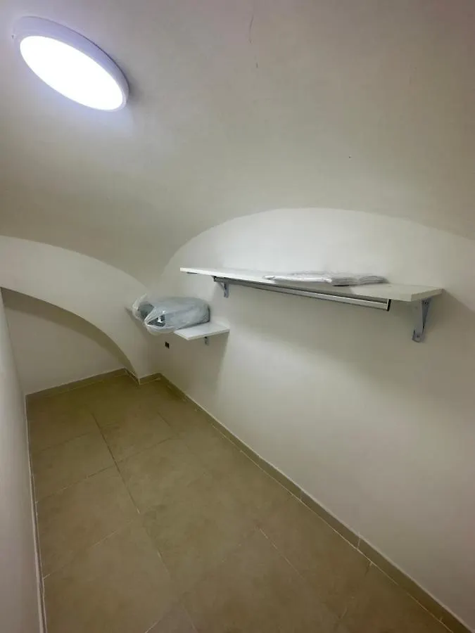 Yohanaholiday Apartment Naples Italy