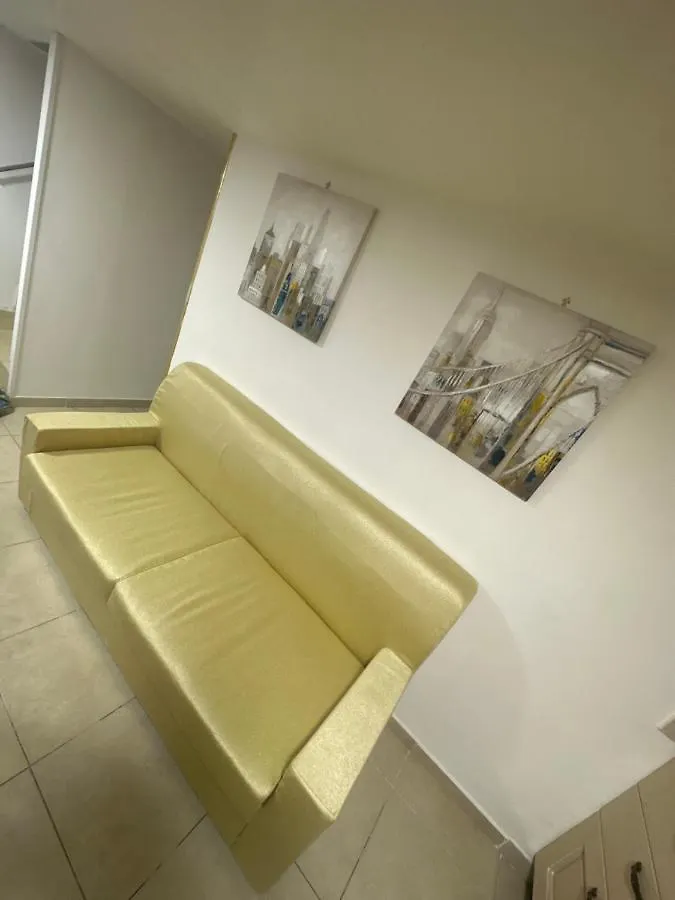 Yohanaholiday Apartment Naples Italy